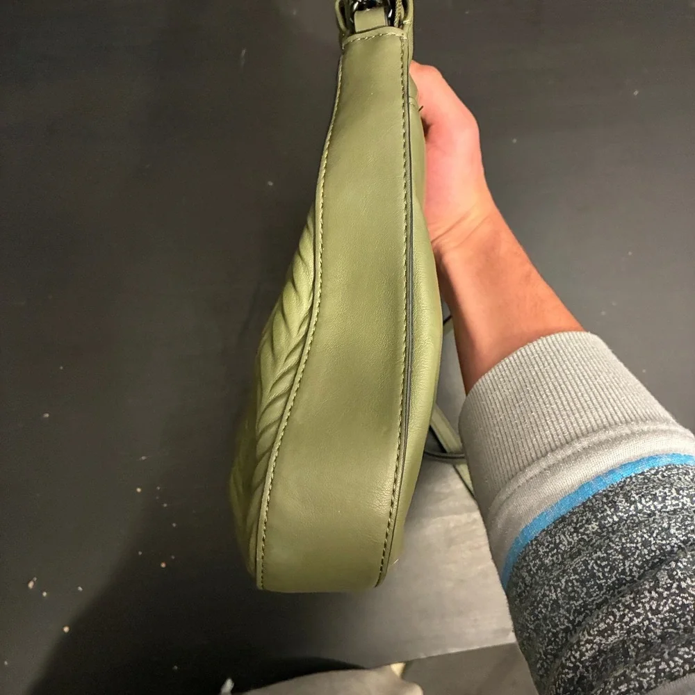 Simply Vera Vera Wang Olive Green Chevron Quilted Crossbody Bag Gunmetal Pattern